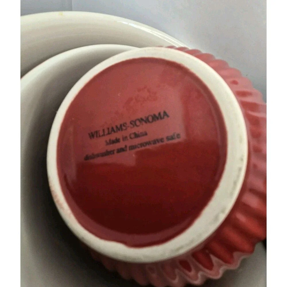 Williams Sonoma Ribbed Mixing / Serving Bowls  S/3 RED